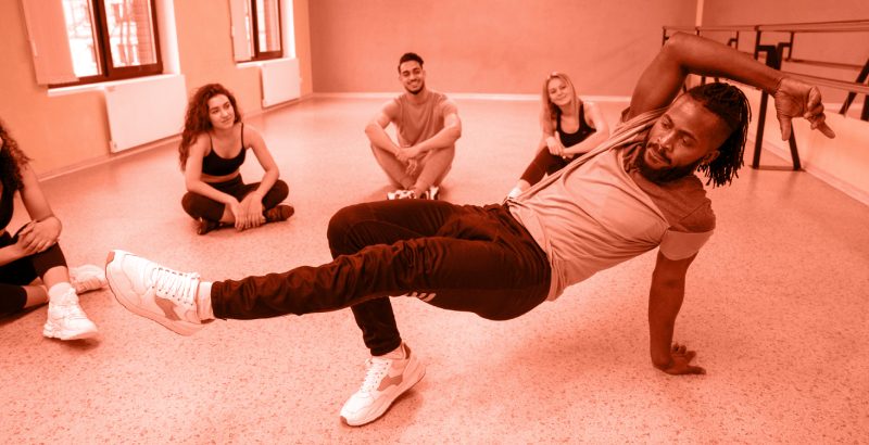 Conversa Criativa Corpo-Memória: A Dança como Travessia
